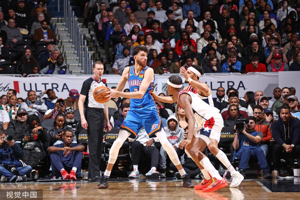 年轻才俊 年轻才俊